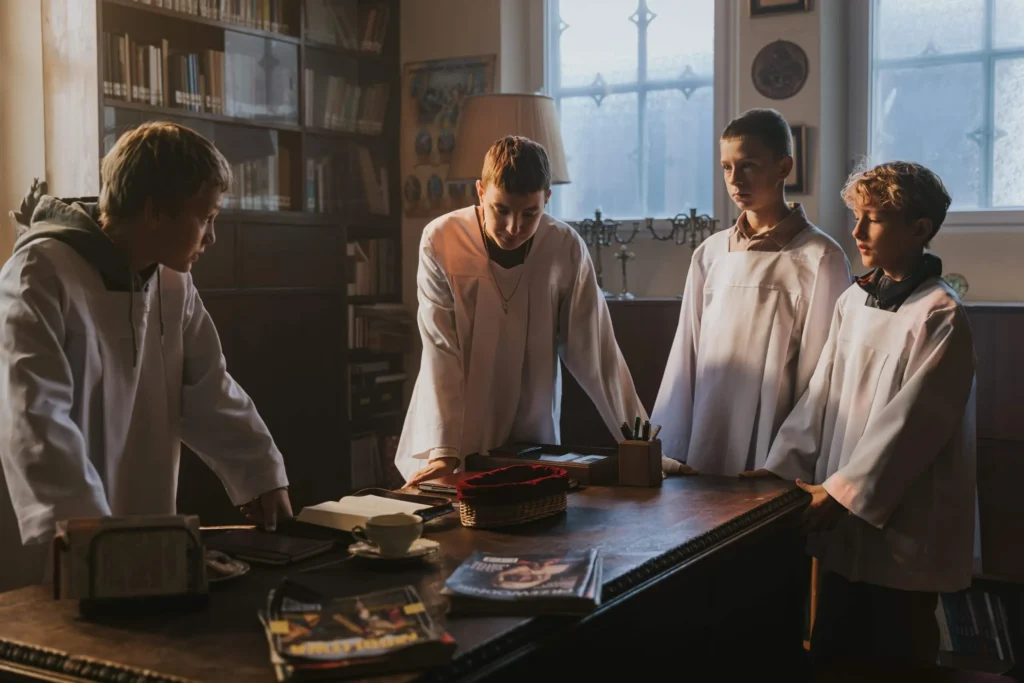 Ministranci – film o granicach dobra i buncie z sensem